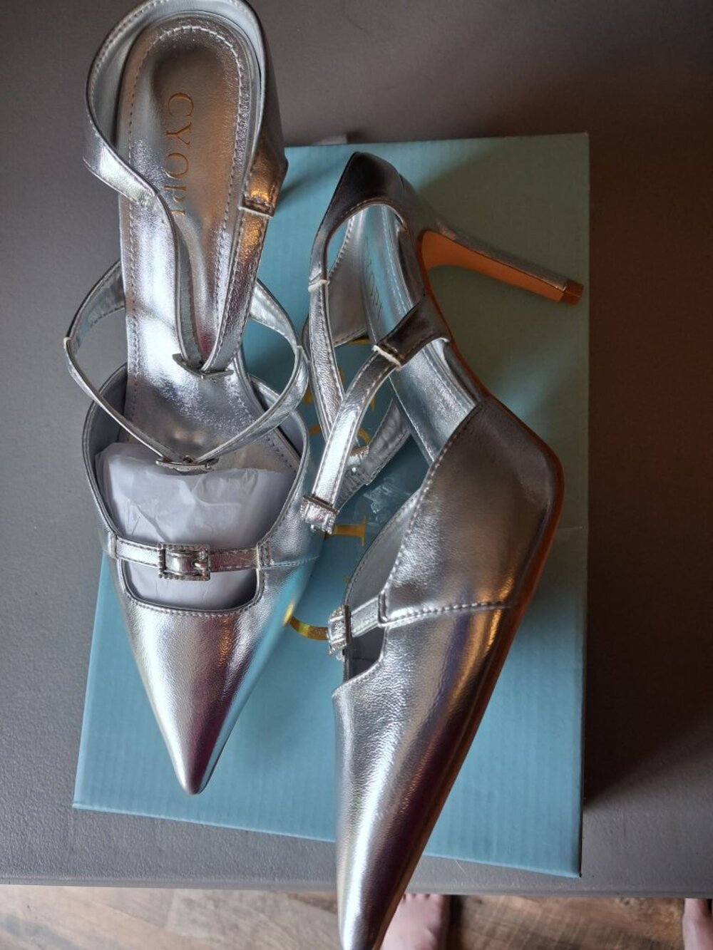 CYOPL Silver Pointed Toe Kitten Heels Size 7.5 Ankle Strap Pumps NIB - Picture 2 of 6